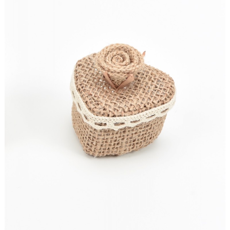 Κουτί μπομπονιέρας καρδιά από λινάτσα με υφασμάτινο λουλούδι