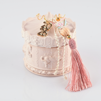 Αρωματικό κερί-γούρι πορσελάνης Καρουζέλ με Γούρι Αστεράκι